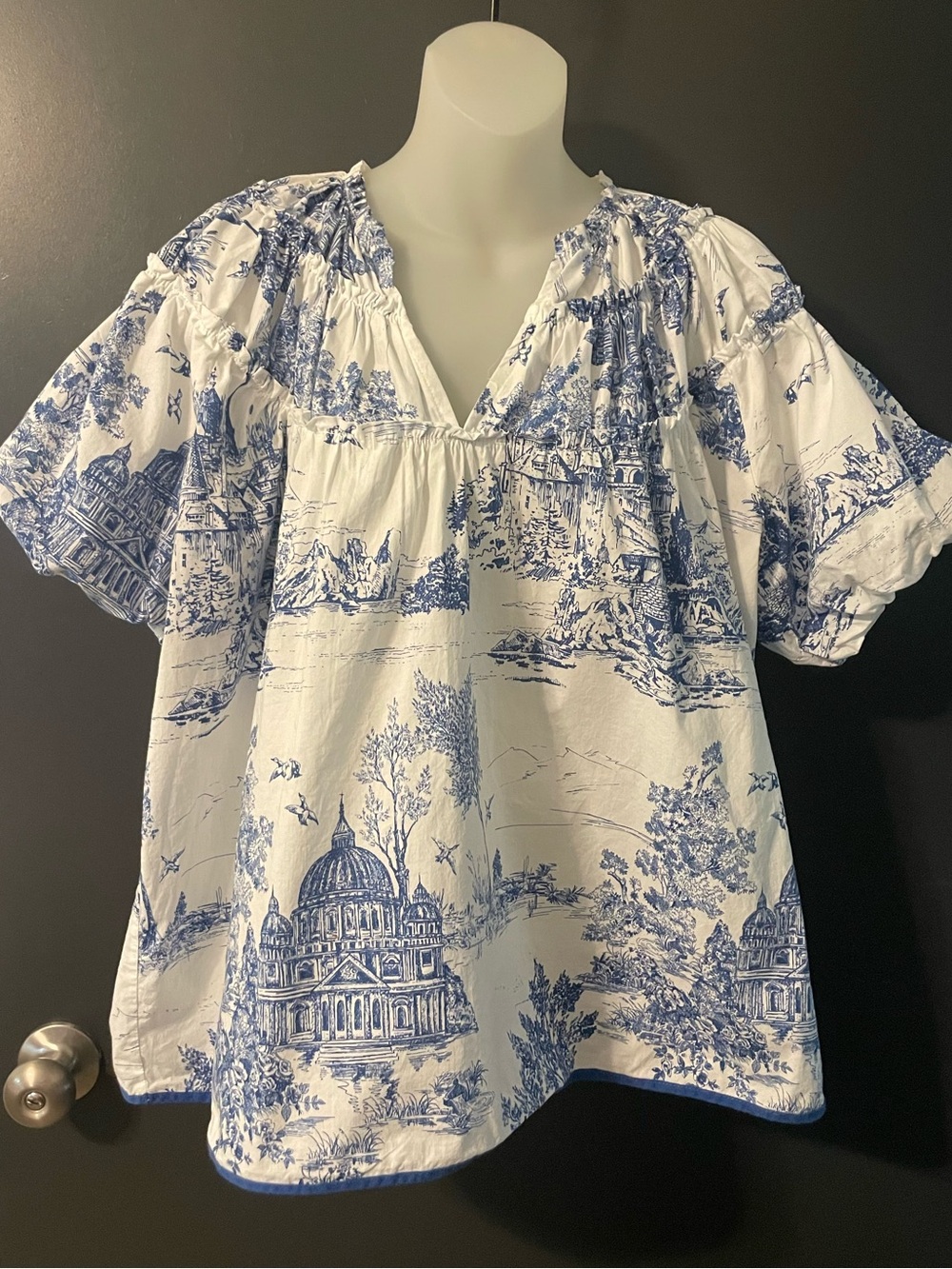 Umgee Blue & White Toile 100% Cotton Peasant Top Size L balloon sleeves